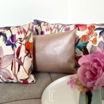 VIOLET Dekokissen | Limitiert | Florales Design | Blüten | 100 % BIO-Baumwolle | vegan | nachhaltig | handgefertigt