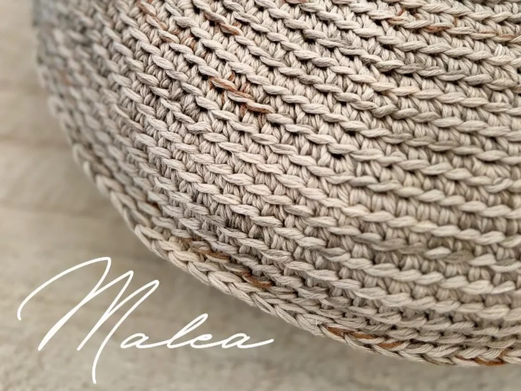 Pouf MALEA | Limitiert | Rundes, gehäkeltes Sitzkissen in Erdtönen | Handgefertigtes Boho-Unikat mit Füllung